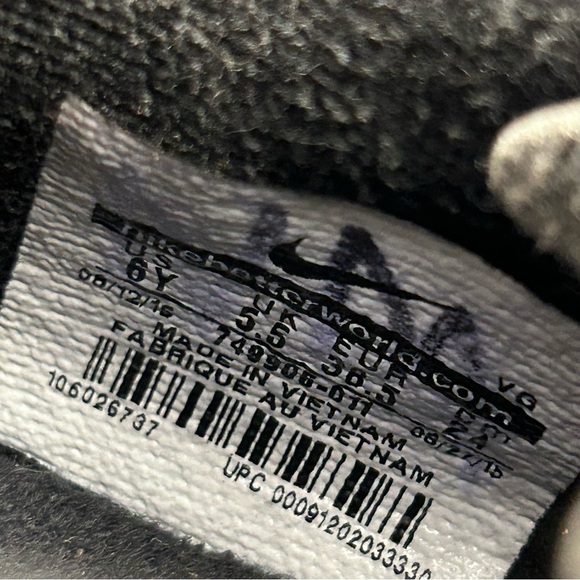 💕 Youth Nike Black and White Soccer Cleats 6Y - Picture 8 of 8